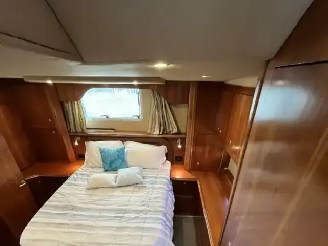 Cruisers Yachts 415 Express