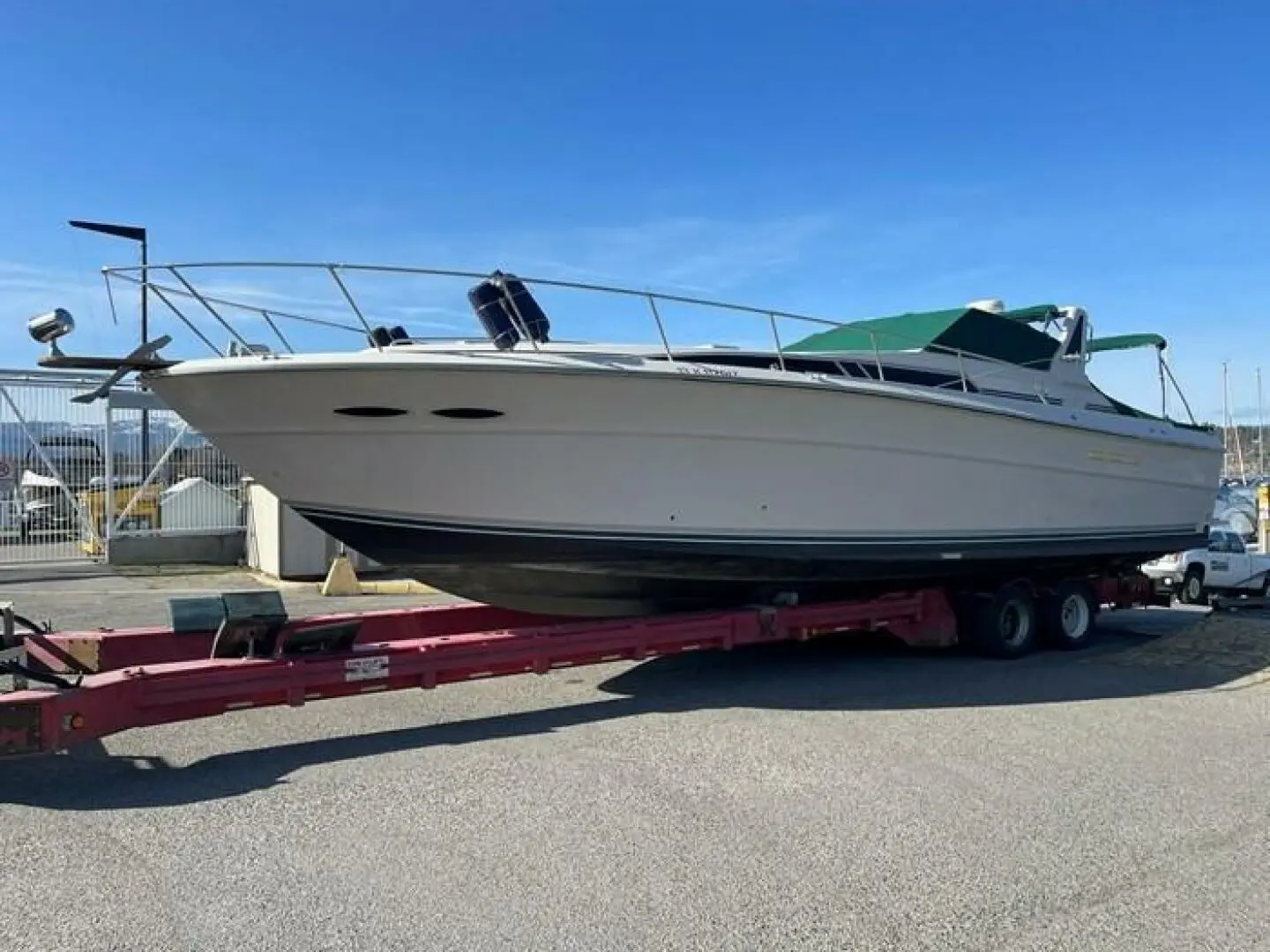 1987 Sea Ray 390 express cruiser