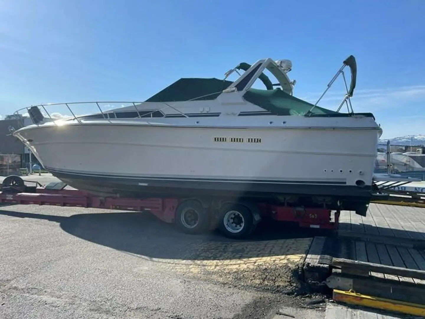 1987 Sea Ray 390 express cruiser