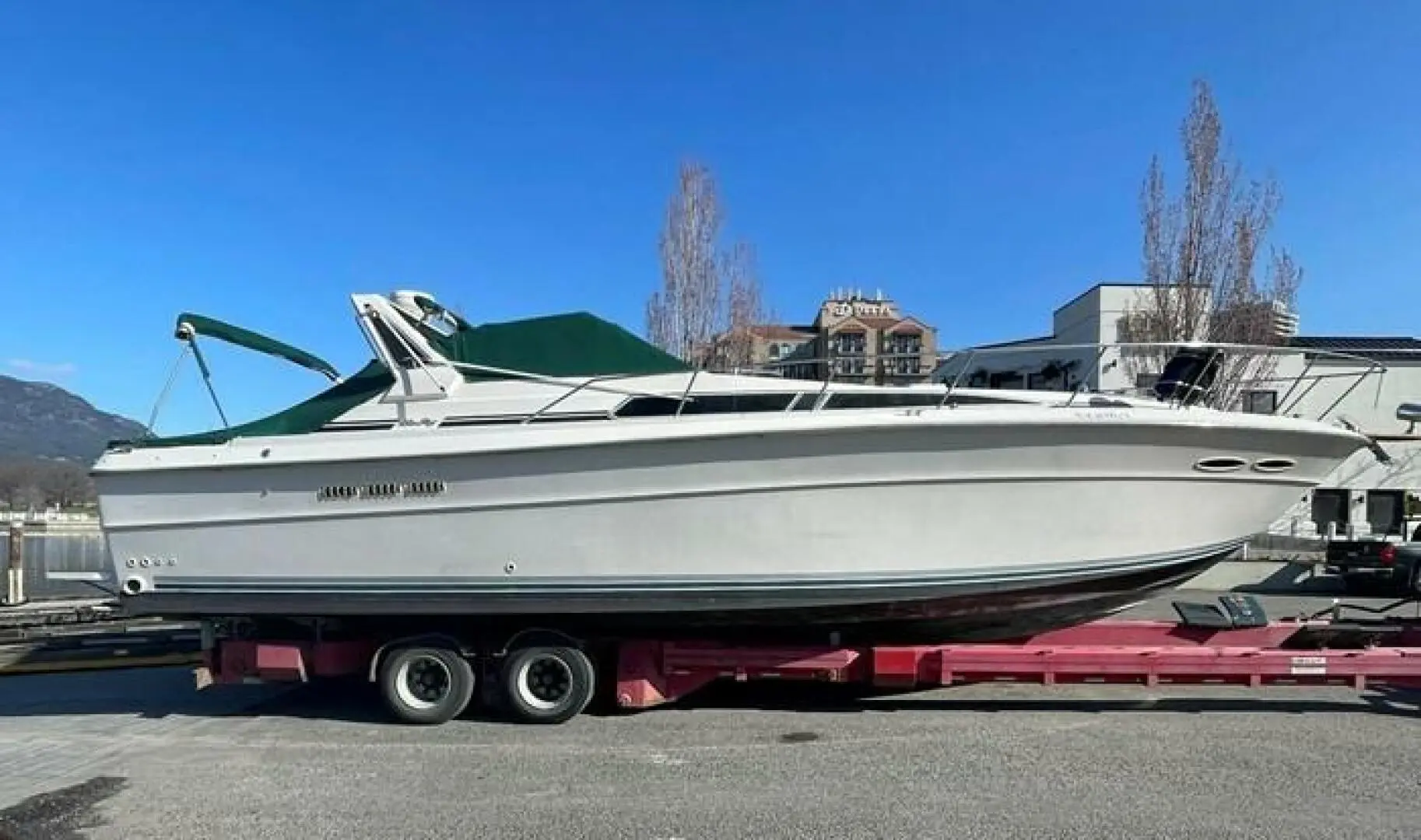 1987 Sea Ray 390 express cruiser