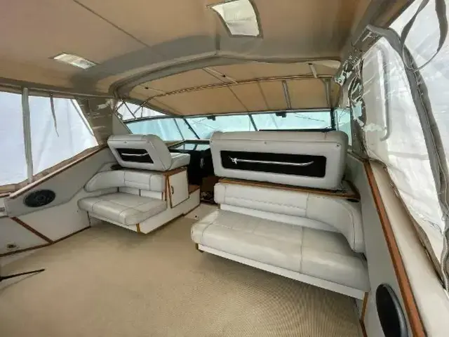 Sea Ray 390 Express Cruiser