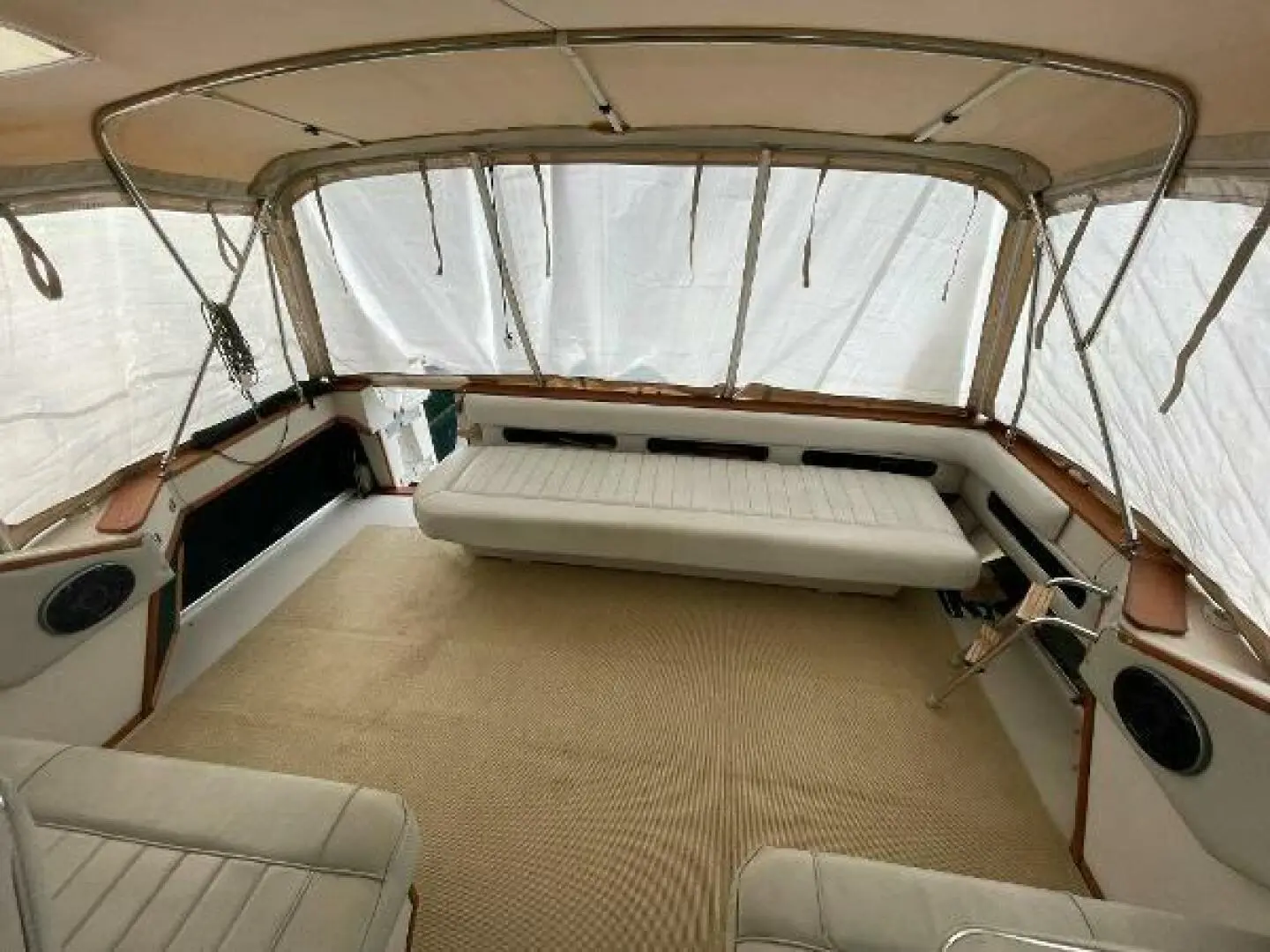 1987 Sea Ray 390 express cruiser