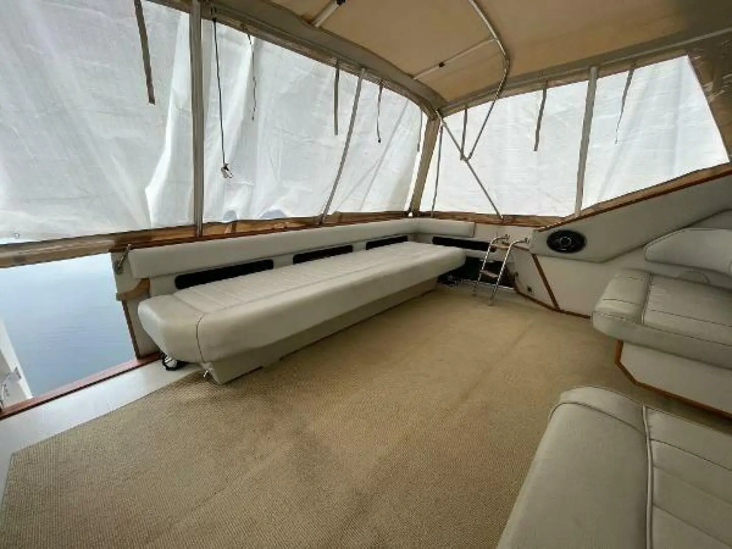 1987 Sea Ray 390 express cruiser