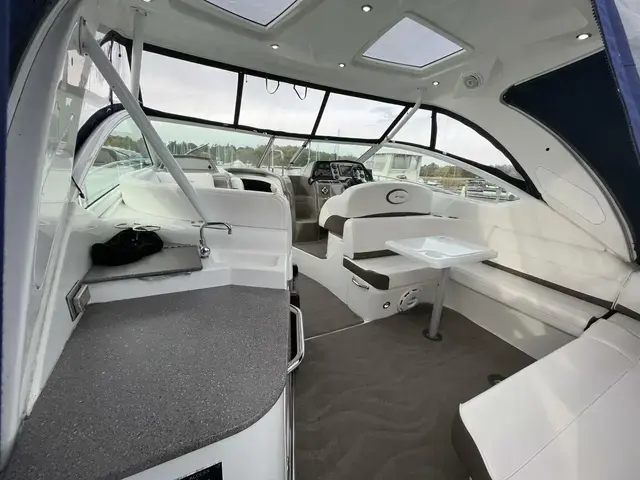 Cruisers Yachts 380 Express