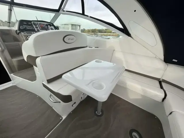 Cruisers Yachts 380 Express