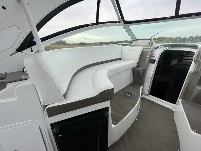 Cruisers Yachts 380 Express