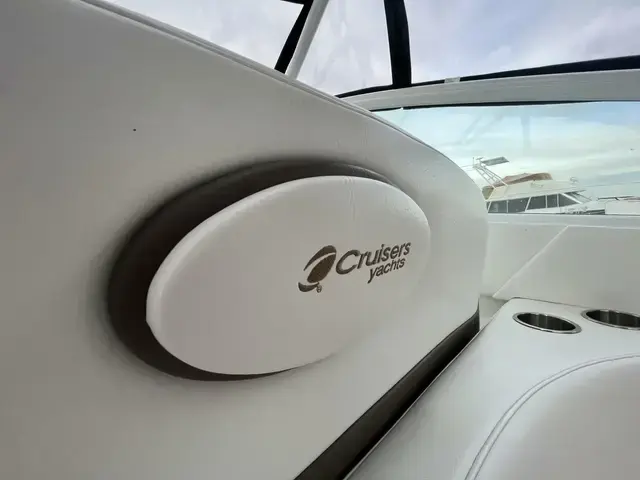 Cruisers Yachts 380 Express