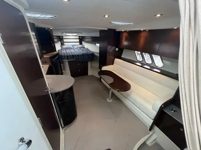 Cruisers Yachts 380 Express