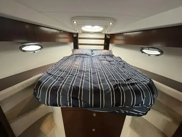 Cruisers Yachts 380 Express