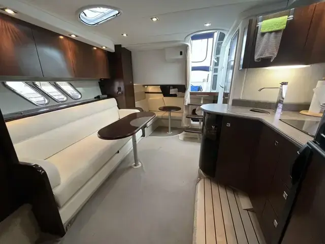 Cruisers Yachts 380 Express