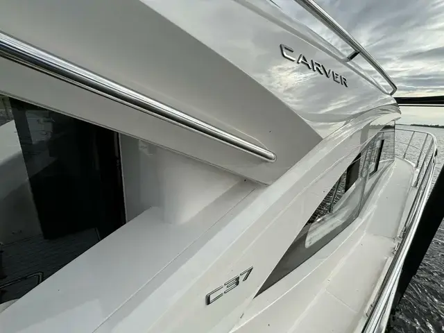 Carver C37