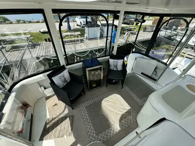 Cruisers 3750 Motor Yacht