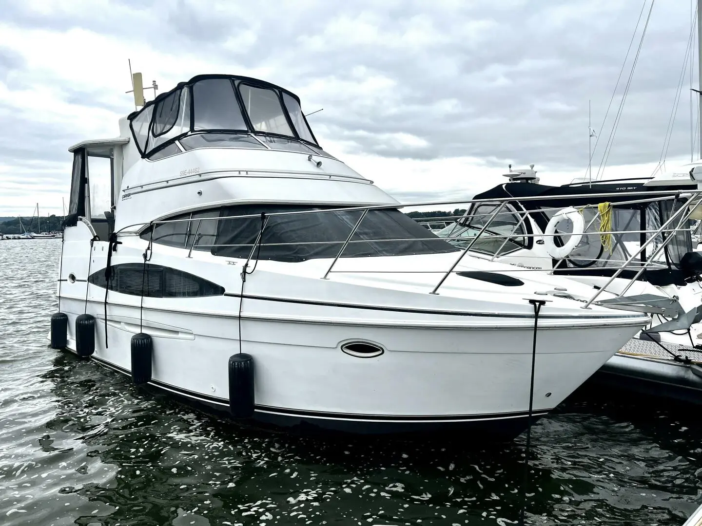 2002 Carver 346 motor yacht