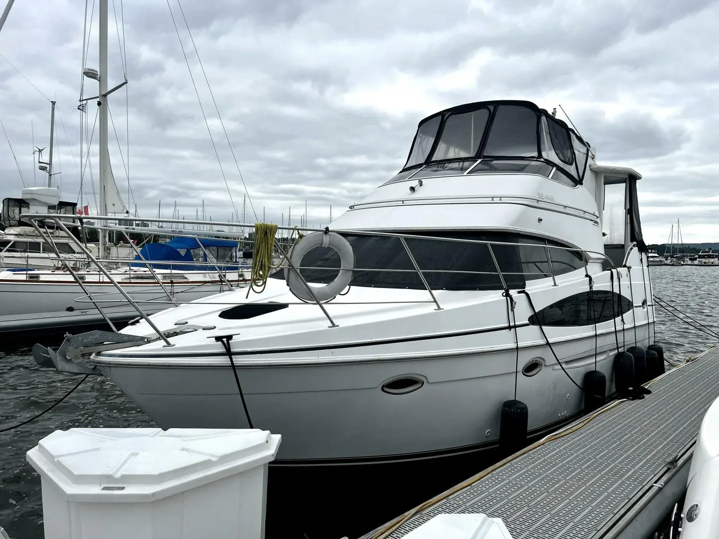 2002 Carver 346 motor yacht