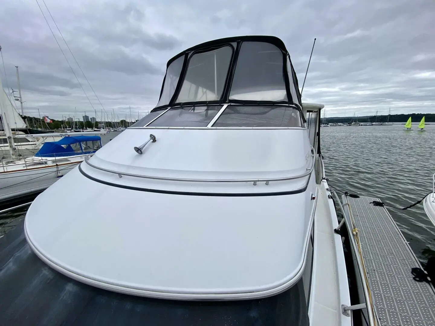 2002 Carver 346 motor yacht