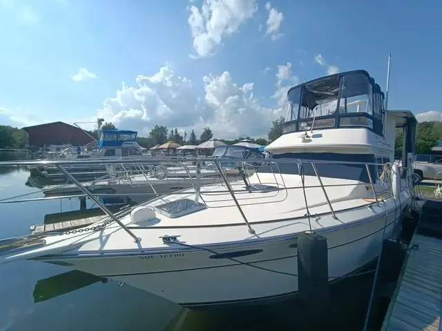 Sea Ray 360 Aft Cabin Motor Yacht