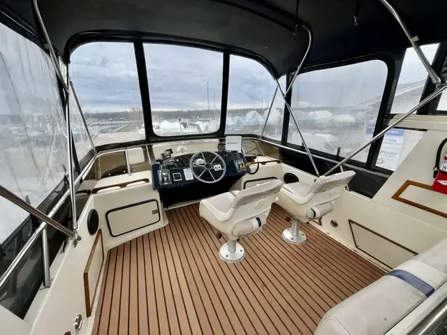 Sea Ray 360 Aft Cabin Motor Yacht