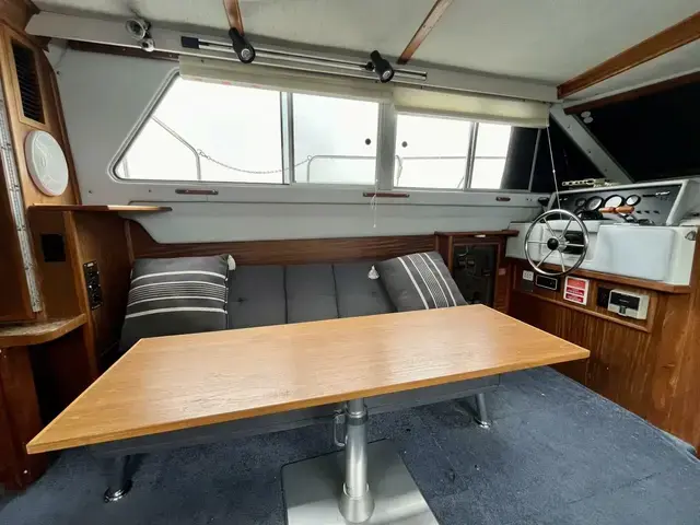 Sea Ray 360 Aft Cabin Motor Yacht