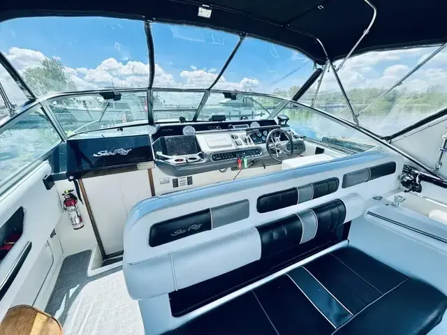 Sea Ray Sundancer 330