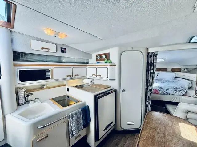 Sea Ray Sundancer 330