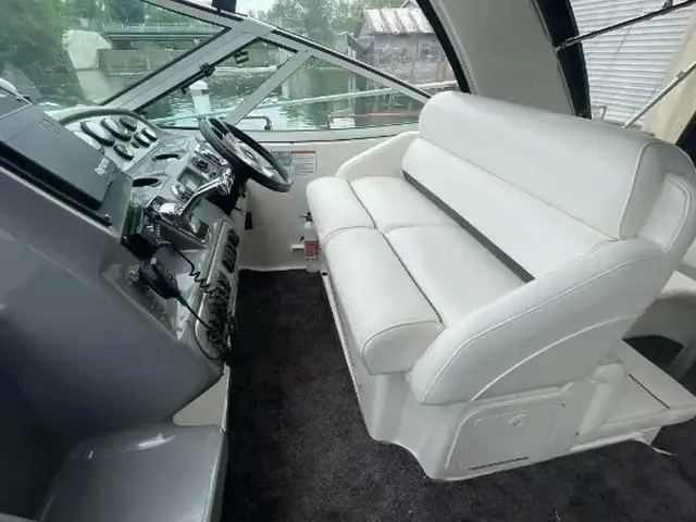 Cruisers Yachts 340 Express