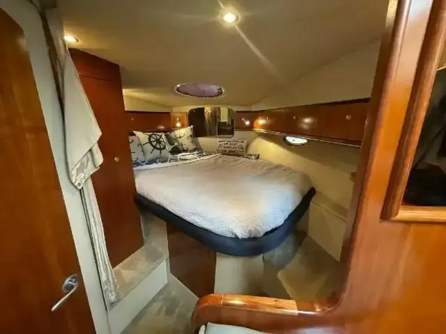 Cruisers Yachts 340 Express