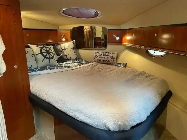 Cruisers Yachts 340 Express