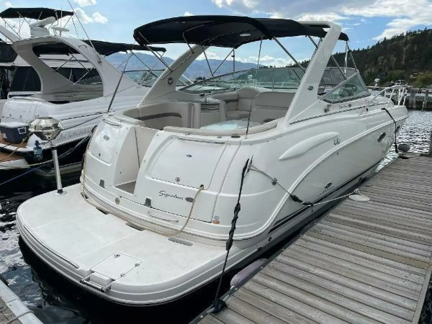 2005 Chaparral 330 signature