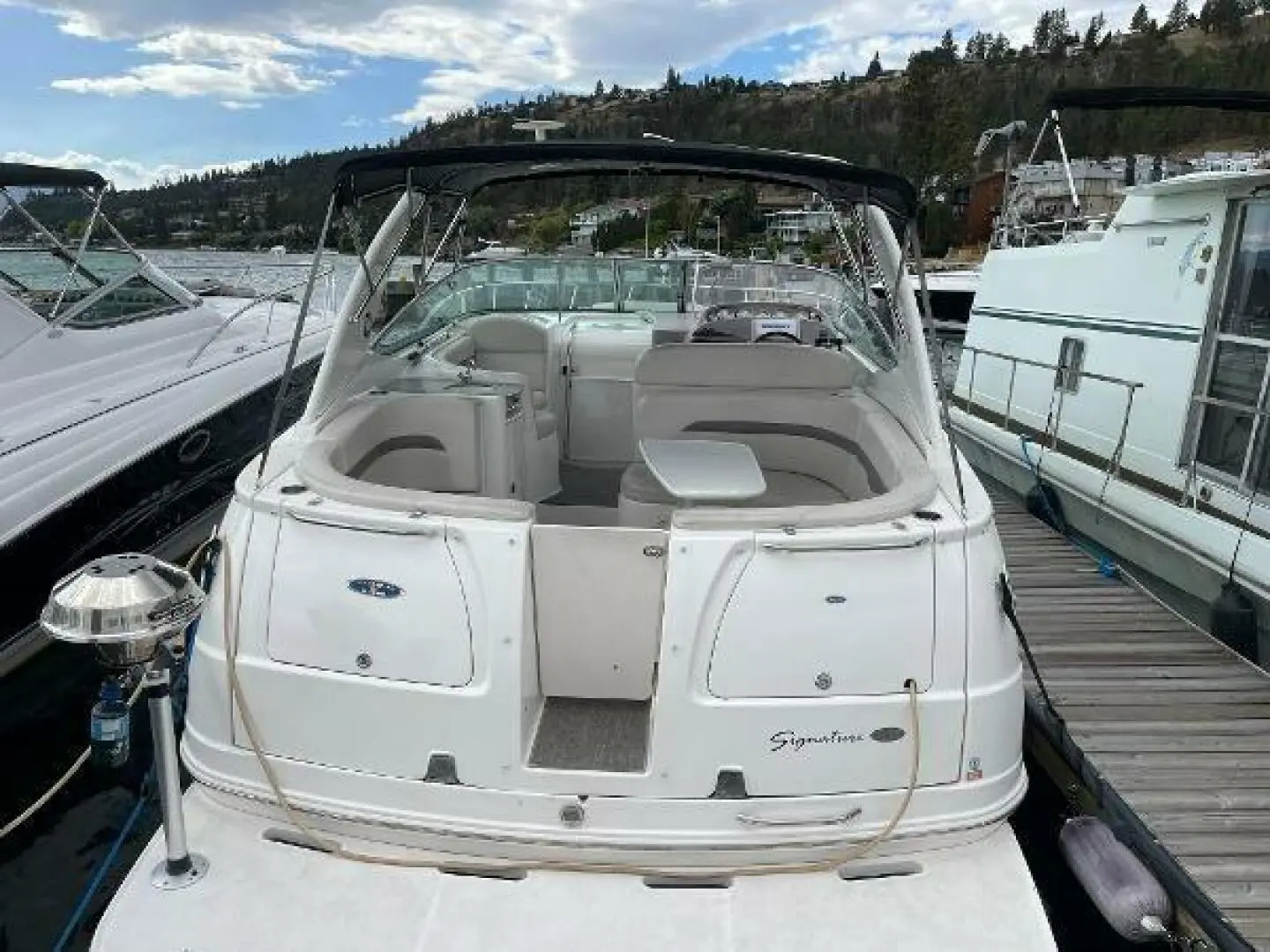 2005 Chaparral 330 signature