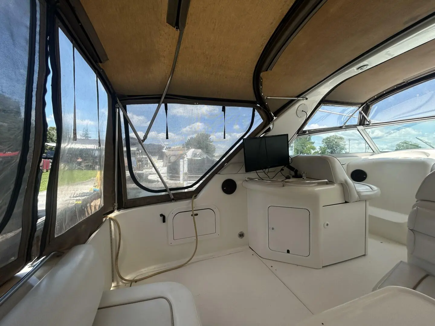 1996 Sea Ray sundancer 330