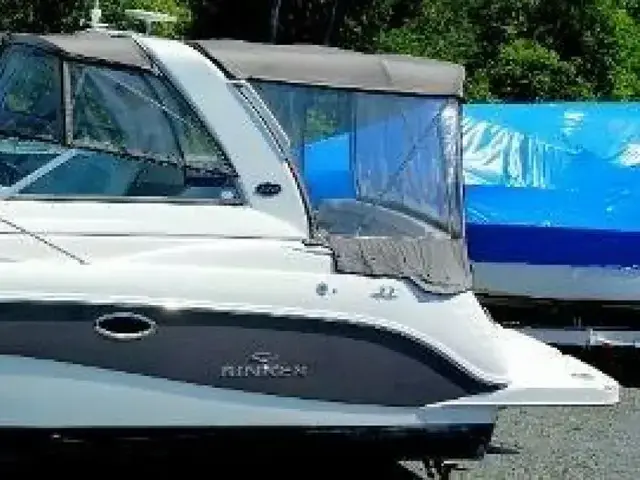 Rinker Fiesta Vee 320