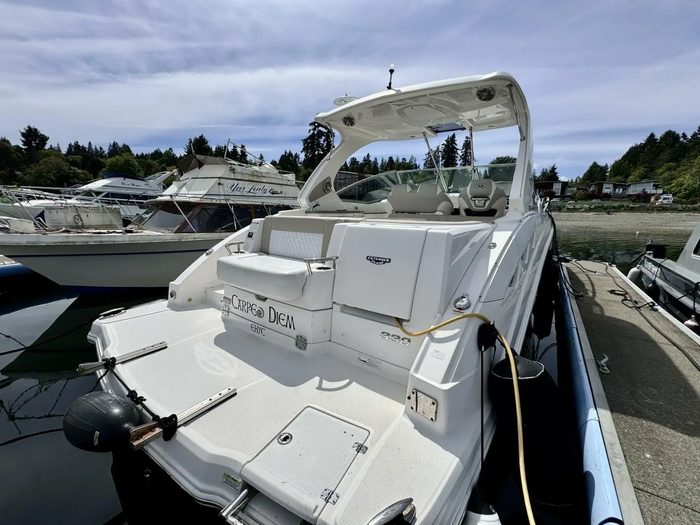 2015 Chaparral 330 signature