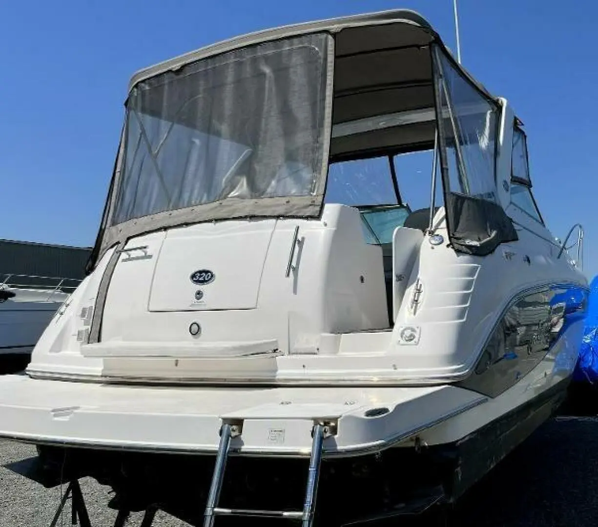 2007 Rinker fiesta vee 320