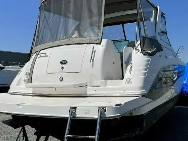 Rinker Fiesta Vee 320