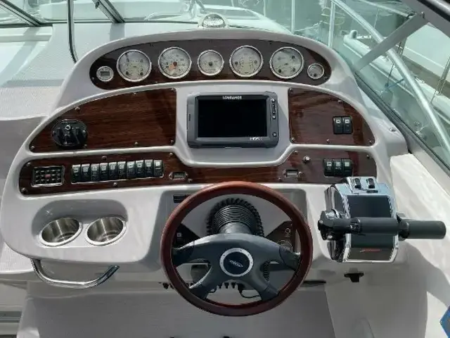 Chaparral 330 Signature