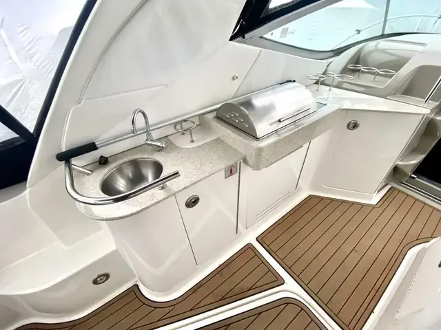 Sea Ray Sundancer 330