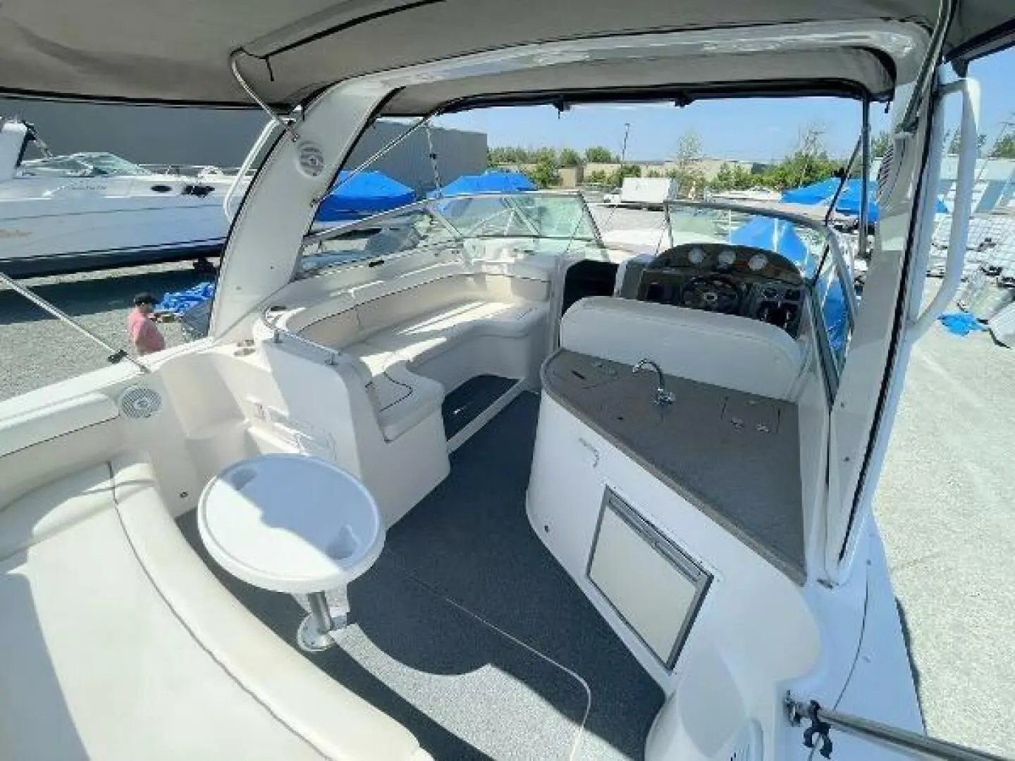 2007 Rinker fiesta vee 320