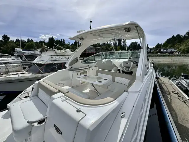 Chaparral 330 Signature