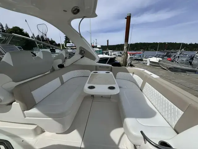 Chaparral 330 Signature