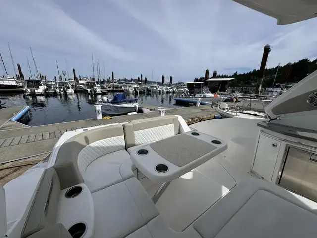 Chaparral 330 Signature