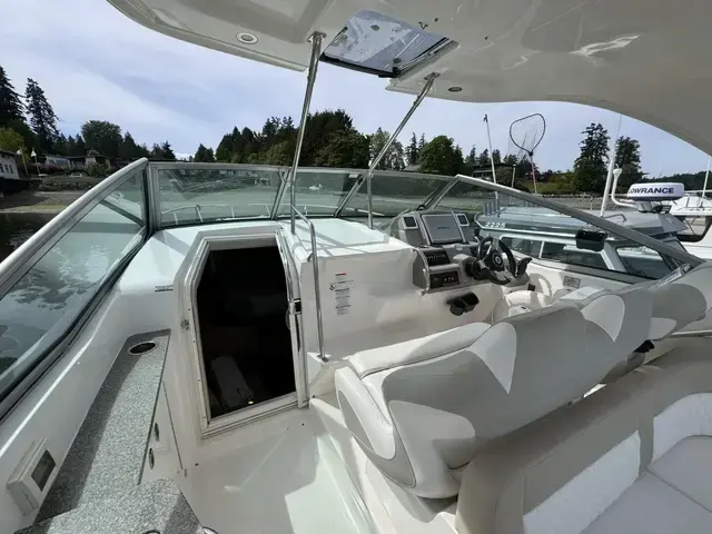 Chaparral 330 Signature