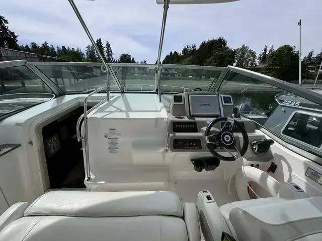 Chaparral 330 Signature