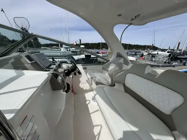 Chaparral 330 Signature