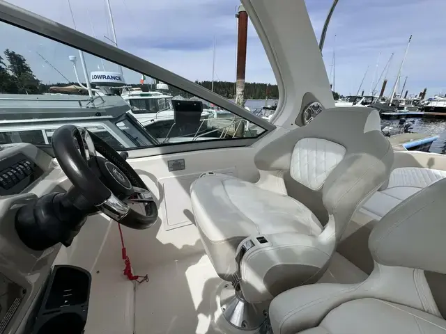 Chaparral 330 Signature