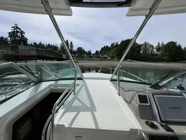 Chaparral 330 Signature