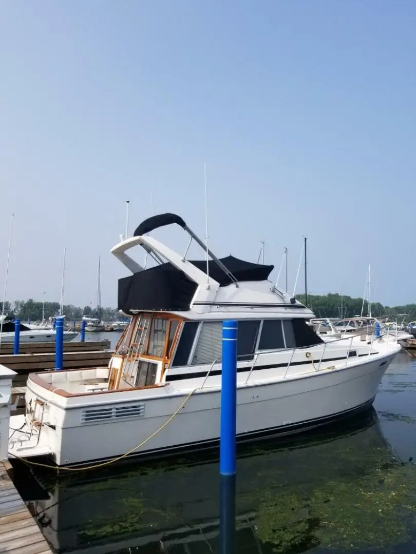 1987 Bayliner 3288 motor yacht