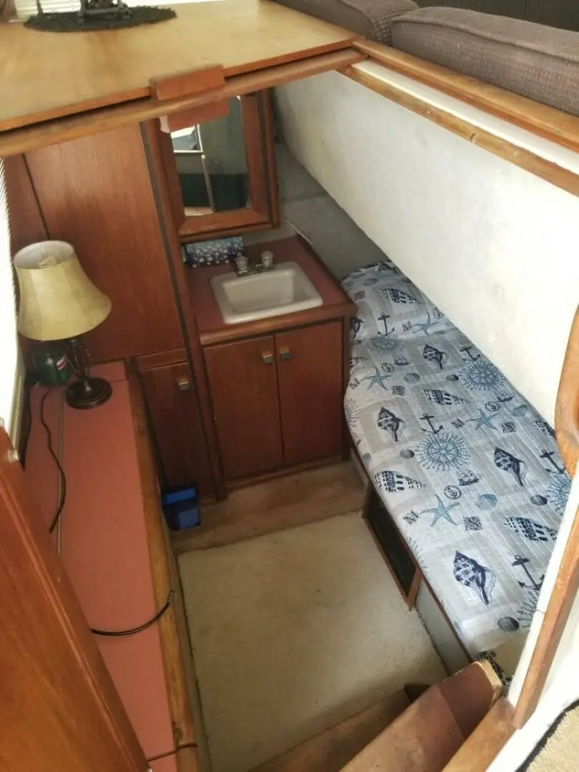 1987 Bayliner 3288 motor yacht