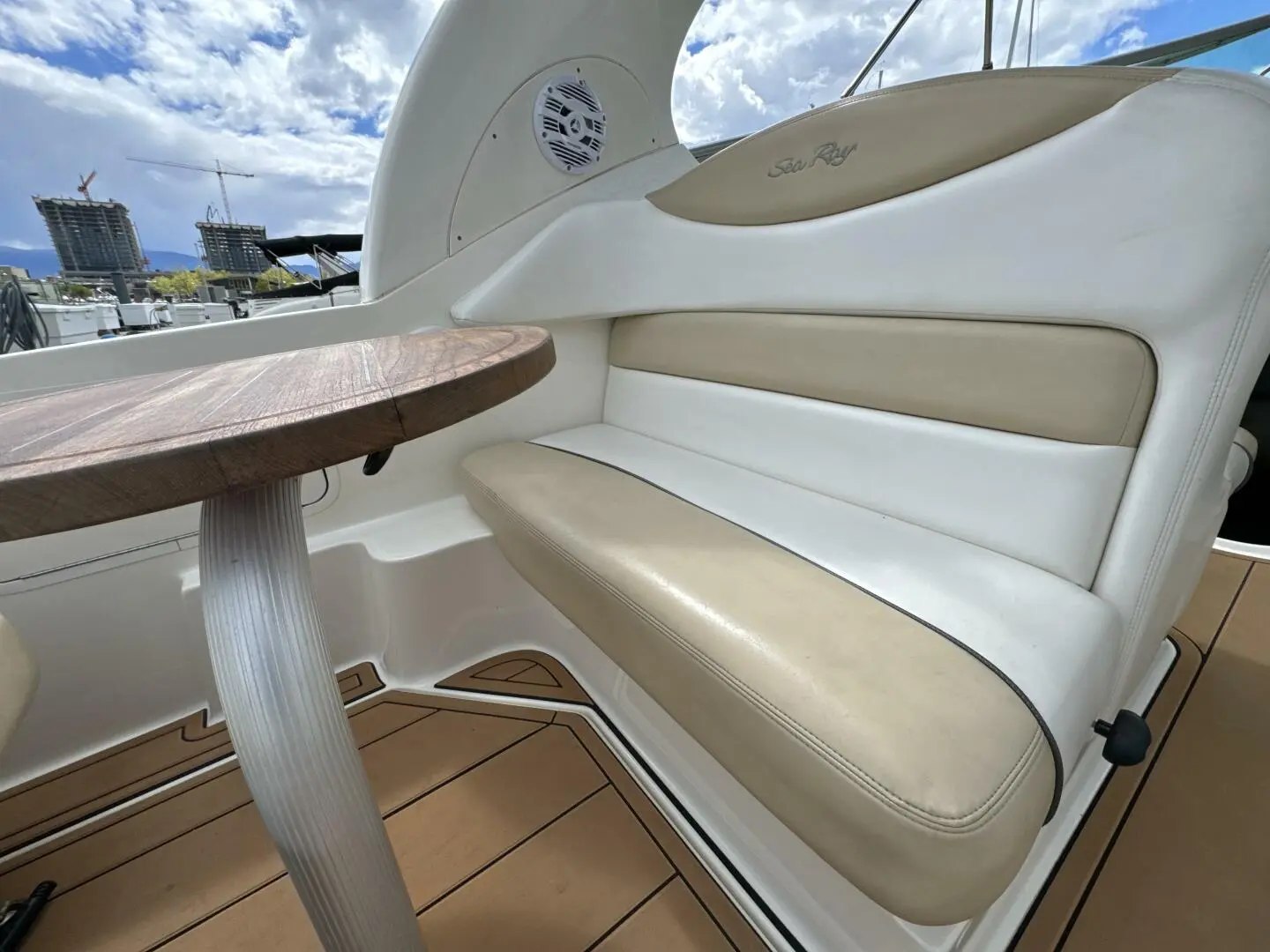 2009 Sea Ray sundancer 280