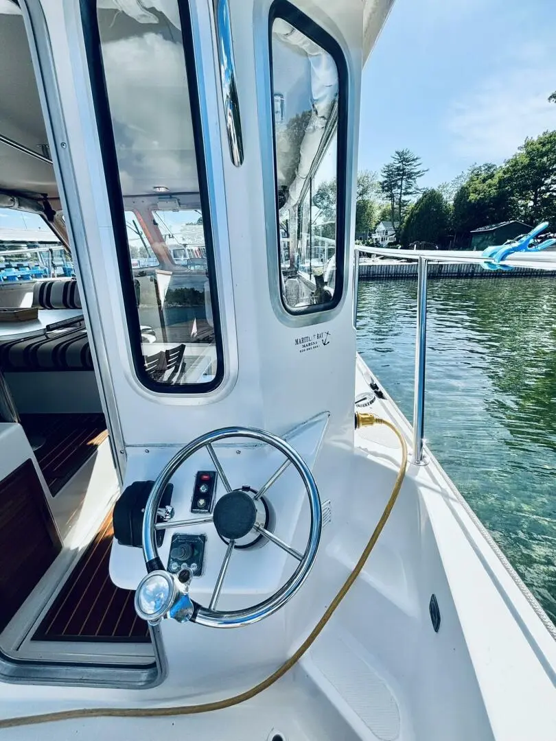 2004 Osprey 30 long cockpit