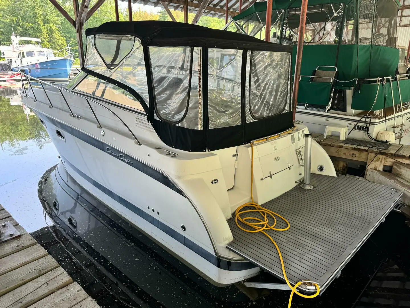 1999 Volvo Penta 300 express cruiser